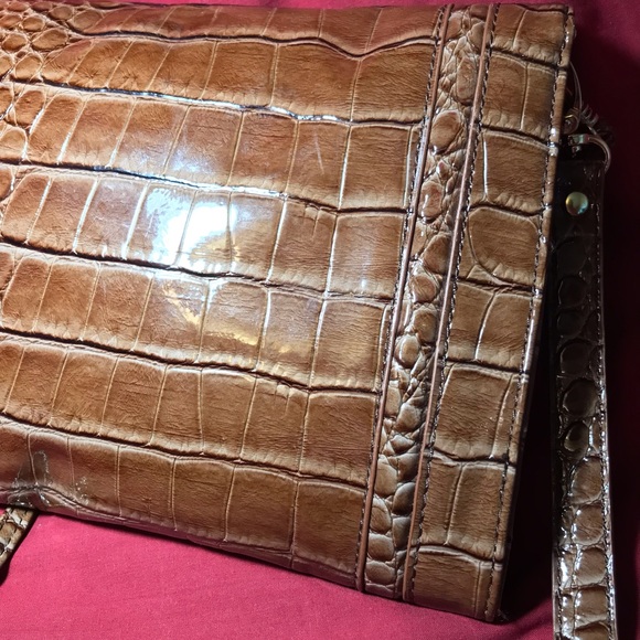 Liz Claiborne Chocolate Brown Faux Alligator Gold Tone Hardware Crossbody Clutch - Picture 10 of 16